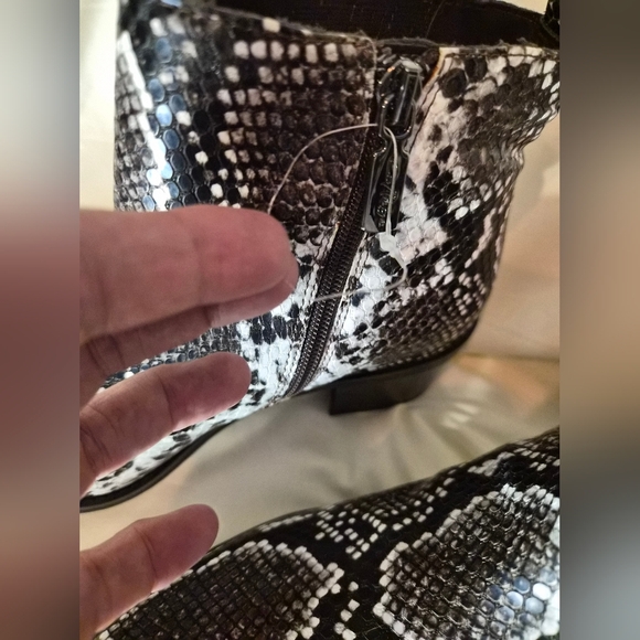 NIB Aqua College Karlie Womens Waterproof ECO LEATHER Booties Brown Snake  7M - Picture 7 of 10